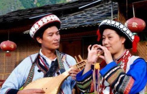 云南傈僳族网红吃瓜视频