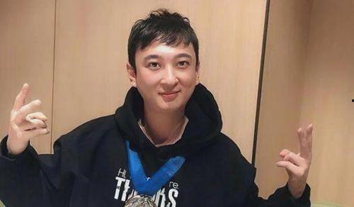 网红女的吃瓜是谁,揭秘网红女吃瓜背后的真相与争议