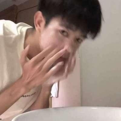 快手网红吃瓜搞笑头像,趣味横生的网络表情盛宴 第2张 快手网红吃瓜搞笑头像,趣味横生的网络表情盛宴 第2张