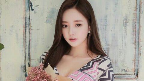 吃瓜美女网红图片高清,高清网红吃瓜瞬间,惊艳眼球 第2张 吃瓜美女网红图片高清,高清网红吃瓜瞬间,惊艳眼球 第2张